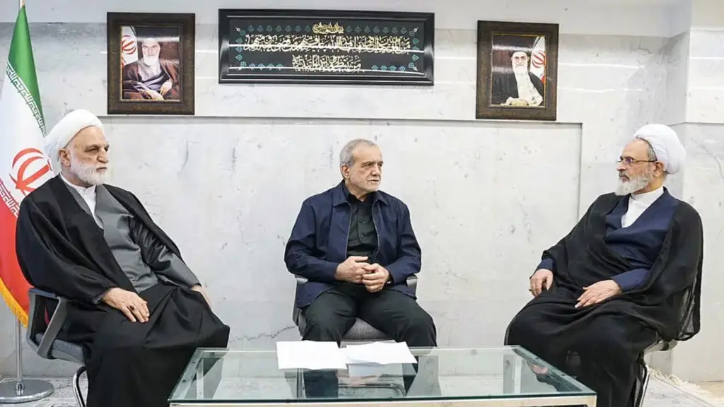 Bộ máy quyền lực Iran sau loạt đòn tập kích của Mỹ, Israel